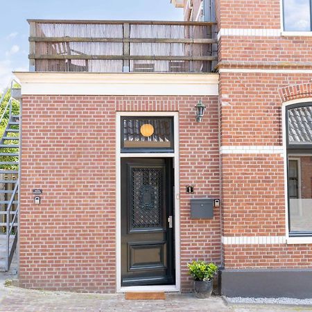 Sfeervol Verblijf In Oude Gemeentehuis Eenrum. Exteriör bild