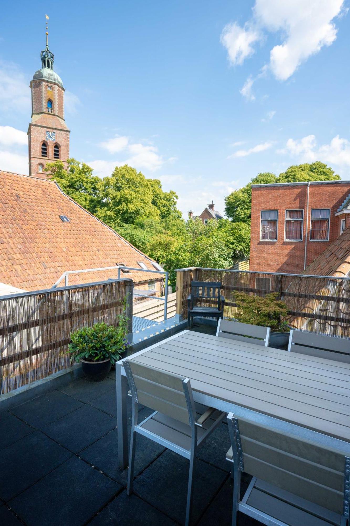 Sfeervol Verblijf In Oude Gemeentehuis Eenrum. Exteriör bild